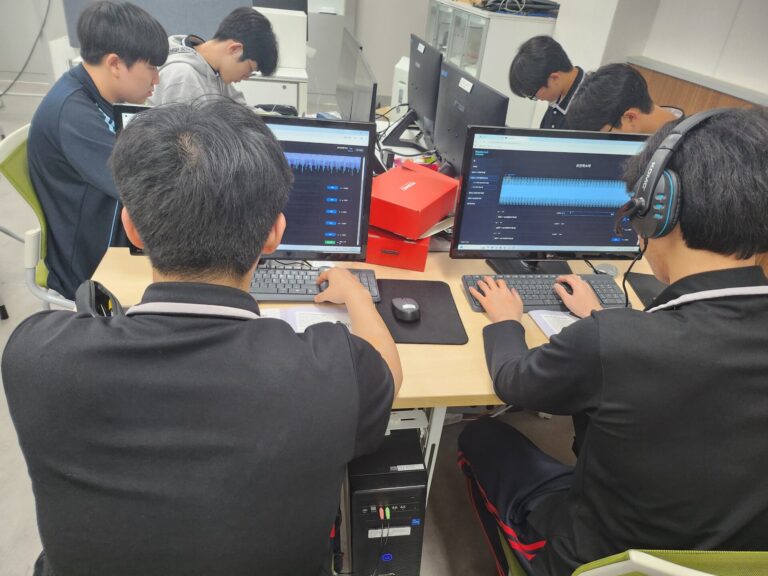 여러 개의 주파수로 이루어진 소리 — 솔샘고등학교 ‘Fourier-LAB’ AI 음성인식 수업 후기