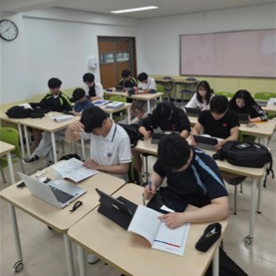 우리 생활 속 반도체를 찾아서 — 고척고등학교 ‘똑똑 주식대결’ AI 반도체 전쟁 수업 후기
